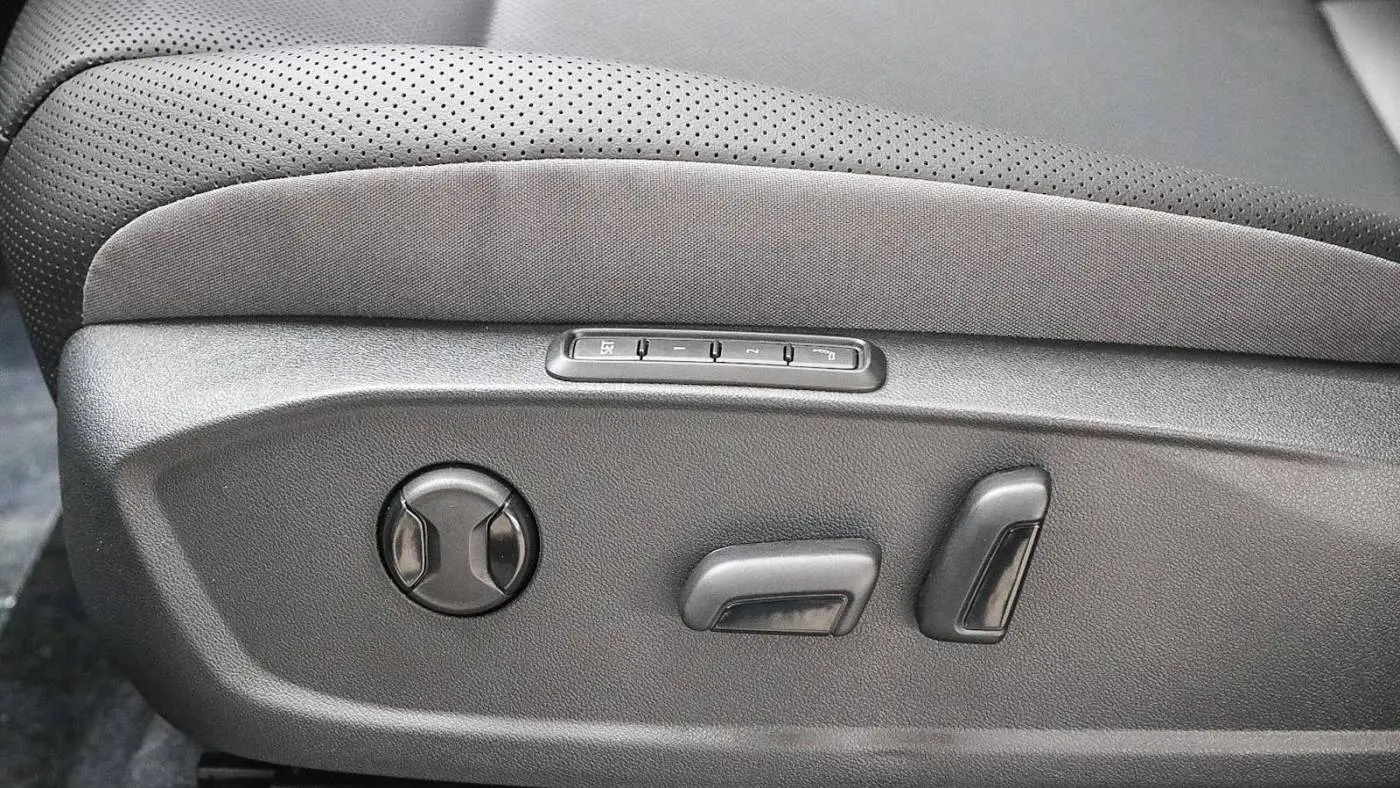 2025 Volkswagen ID.4 1V2WSPE80SC000401
