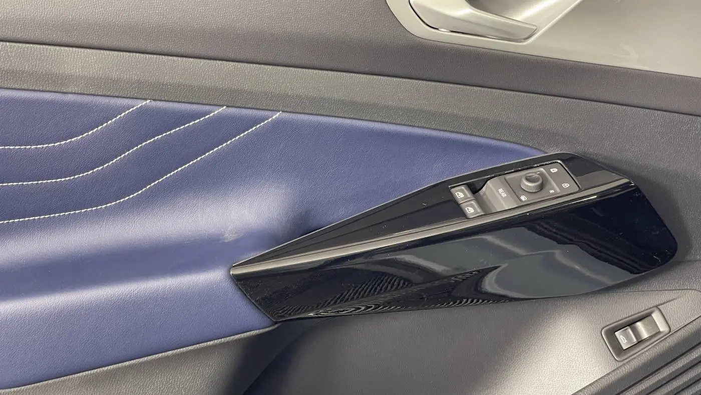 2025 Volkswagen ID.4 1V2WSPE87SC003540