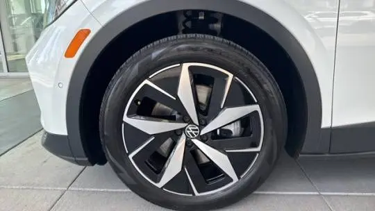 2023 Volkswagen ID.4 1V25MPE83PC042025
