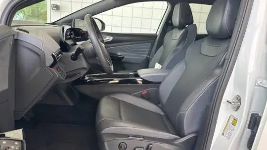 2023 Volkswagen ID.4 1V25MPE83PC042025