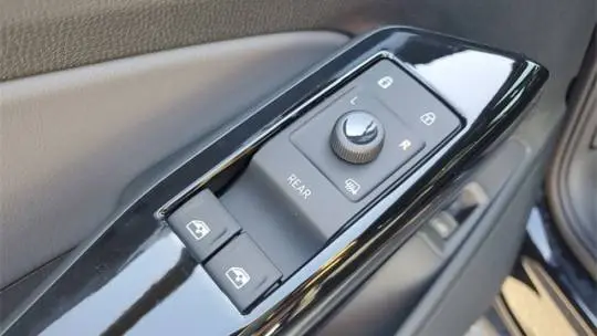 2025 Volkswagen ID.4 1V25MPE81SC004771