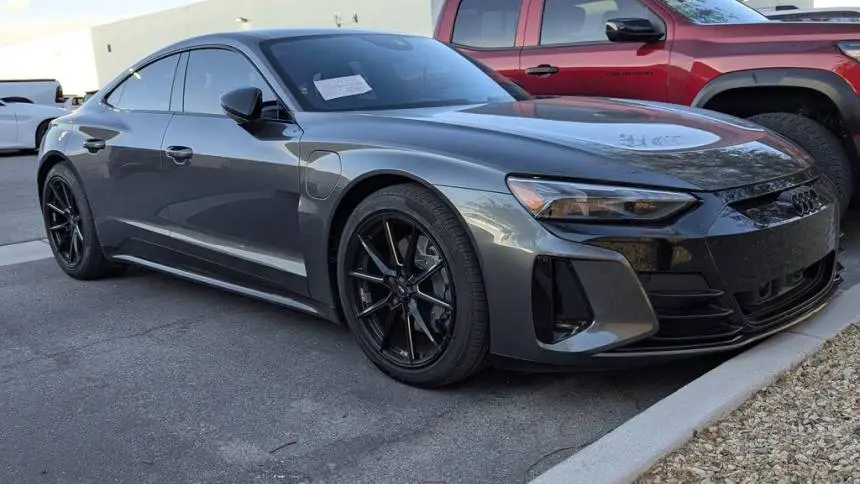 2022 Audi e-tron GT WAUCJBFW9N7002570