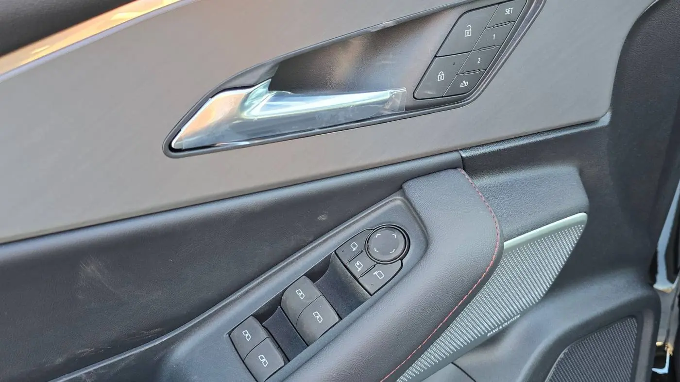 2024 Acura ZDX 4W5KHNRL1RZ516472