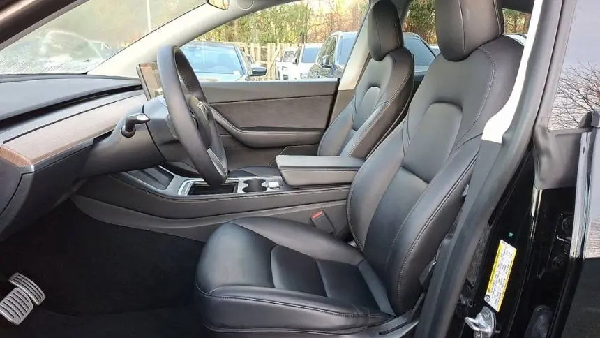 2022 Tesla Model Y 7SAYGDEF3NF330178