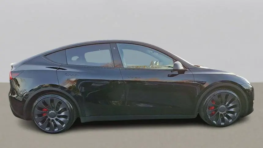 2022 Tesla Model Y 7SAYGDEF3NF330178