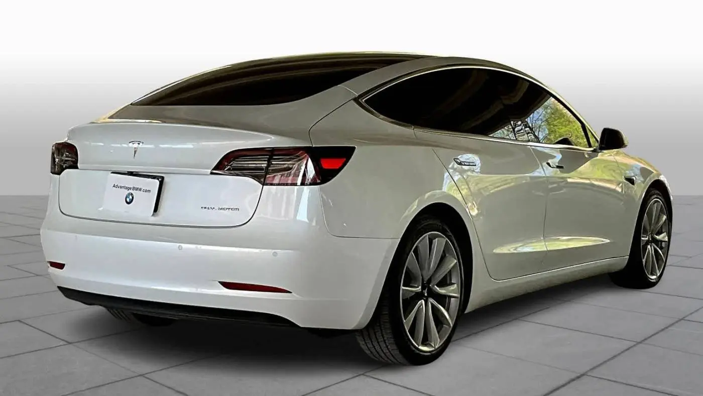2018 Tesla Model 3 5YJ3E1EB0JF181229