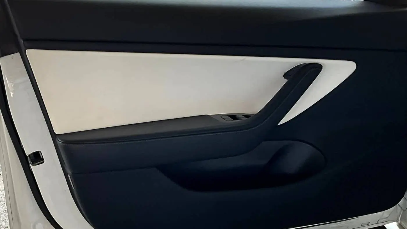 2018 Tesla Model 3 5YJ3E1EB0JF181229