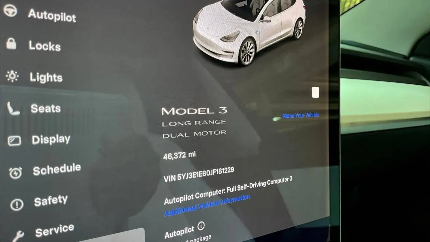 2018 Tesla Model 3 5YJ3E1EB0JF181229