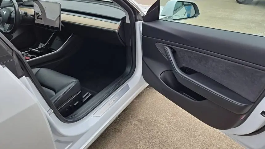 2019 Tesla Model 3 5YJ3E1EAXKF416664