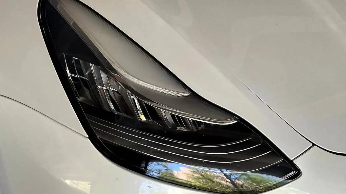 2018 Tesla Model 3 5YJ3E1EB0JF181229