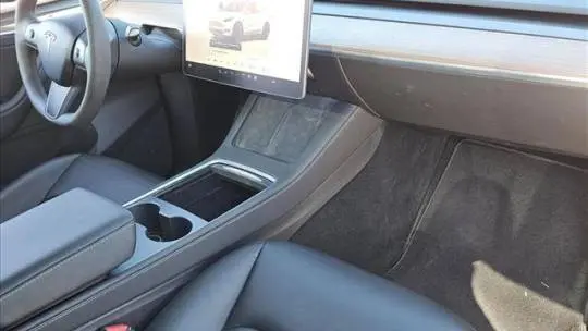 2023 Tesla Model Y 7SAYGDEE3PA070145