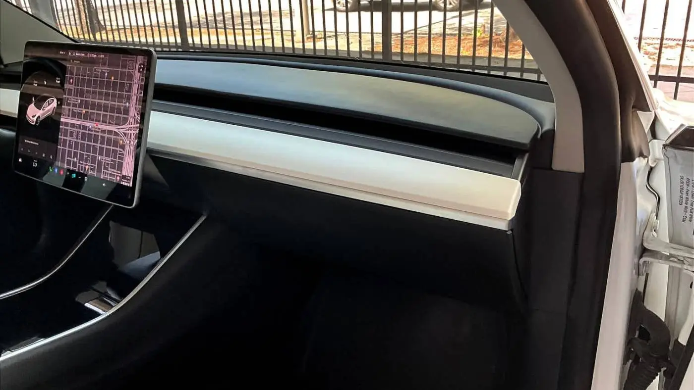 2018 Tesla Model 3 5YJ3E1EB0JF181229