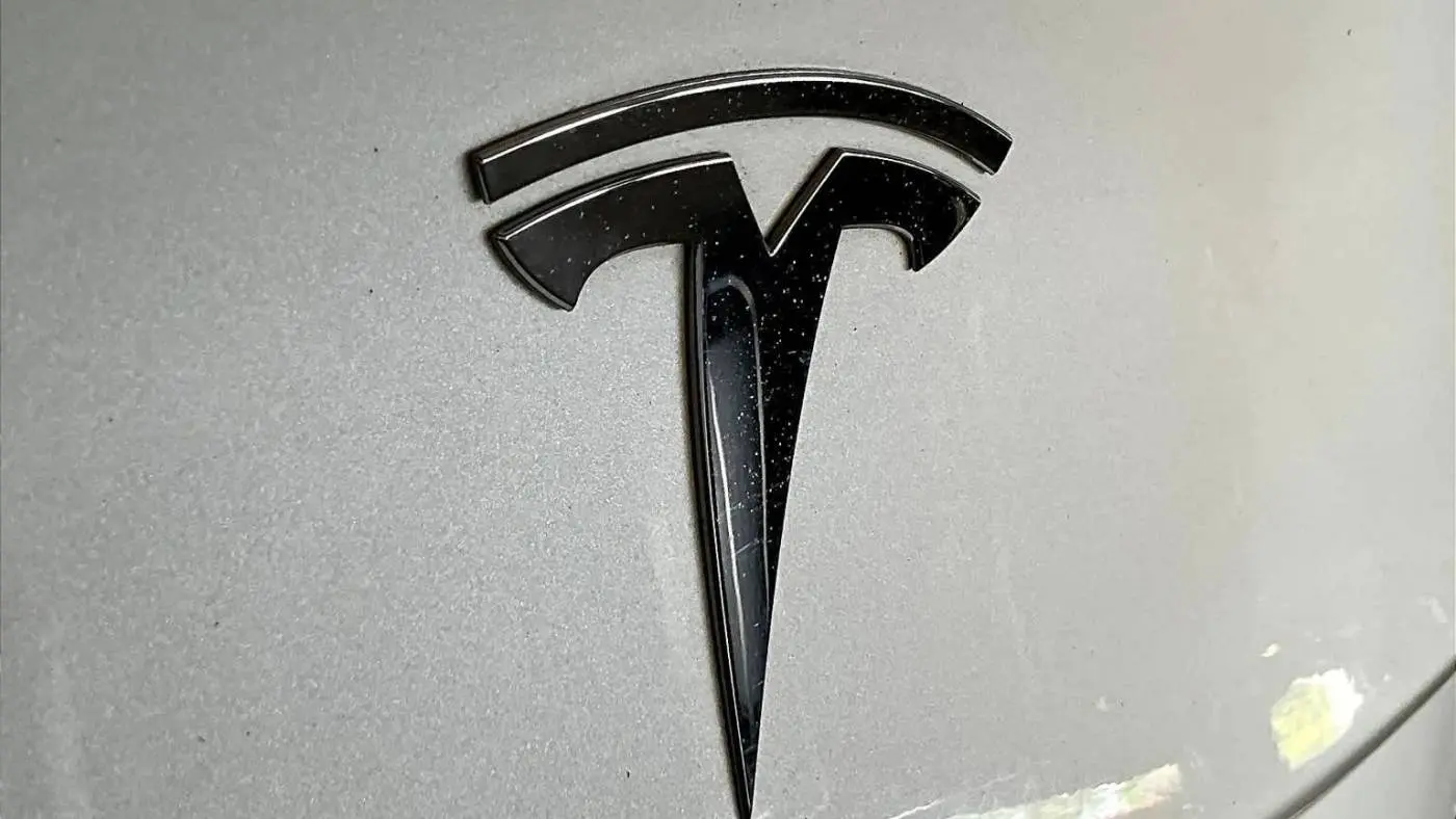 2018 Tesla Model 3 5YJ3E1EB0JF181229