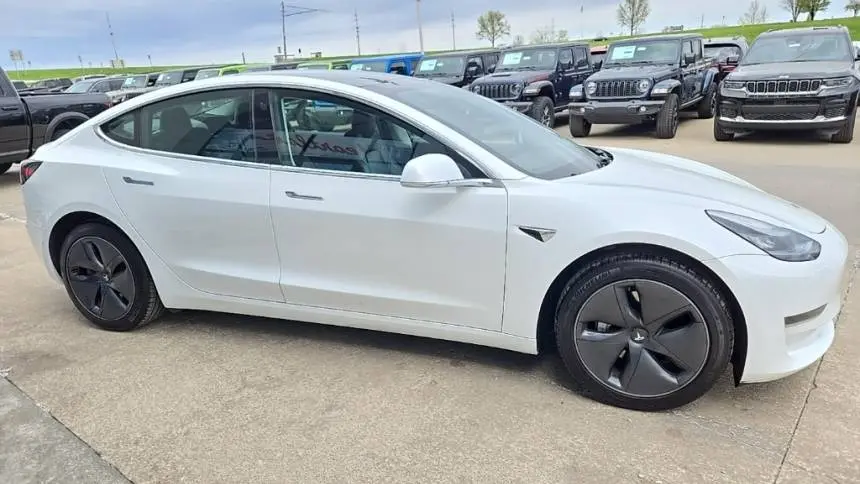 2019 Tesla Model 3 5YJ3E1EAXKF416664