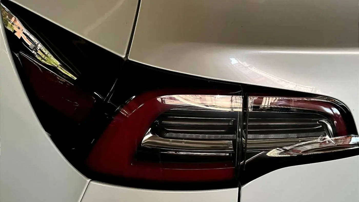 2018 Tesla Model 3 5YJ3E1EB0JF181229