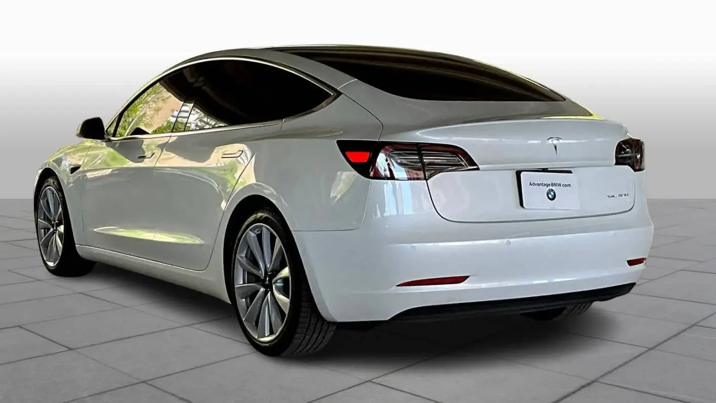 2018 Tesla Model 3 5YJ3E1EB0JF181229
