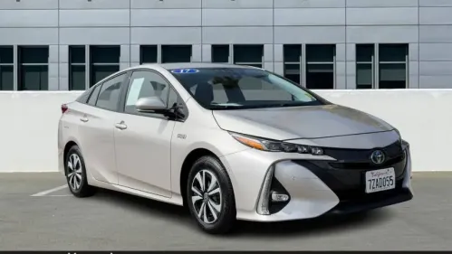 2017 Toyota Prius Prime - Images - 1