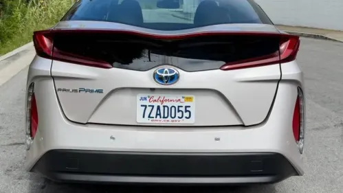 2017 Toyota Prius Prime - Images - 4