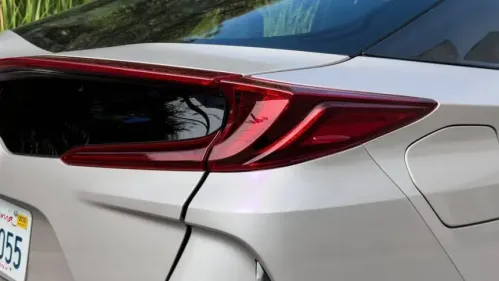 2017 Toyota Prius Prime - Images - 8