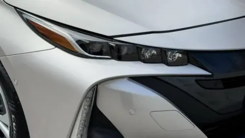2017 Toyota Prius Prime - Images - 10