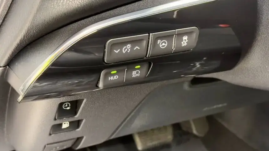 2017 Toyota Prius Prime - Images - 15