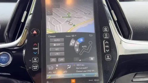 2017 Toyota Prius Prime - Images - 17