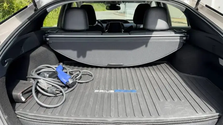 2017 Toyota Prius Prime - Images - 23