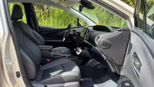 2017 Toyota Prius Prime - Images - 24