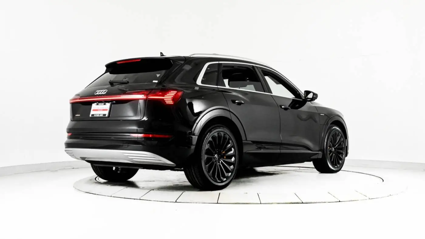 2019 Audi e-tron WA1VAAGE2KB025073