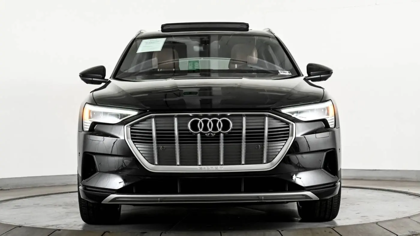 2019 Audi e-tron WA1VAAGE2KB025073