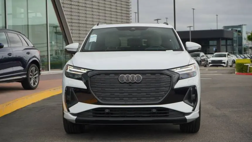 2025 Audi Q4 e-tron WA1MUBFZ4SP042358