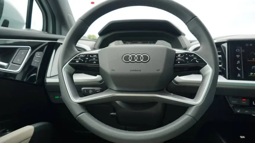 2025 Audi Q4 e-tron WA1MUBFZ4SP042358