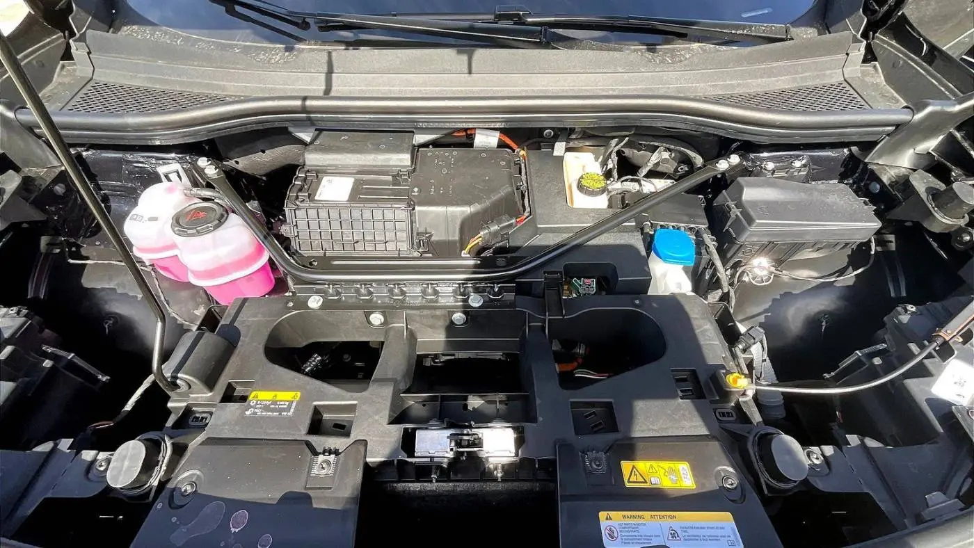 2025 Volkswagen ID.4 1V2DSPE85SC004158