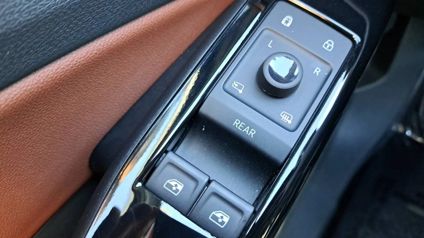 2021 Volkswagen ID.4 WVGUNPE24MP066565