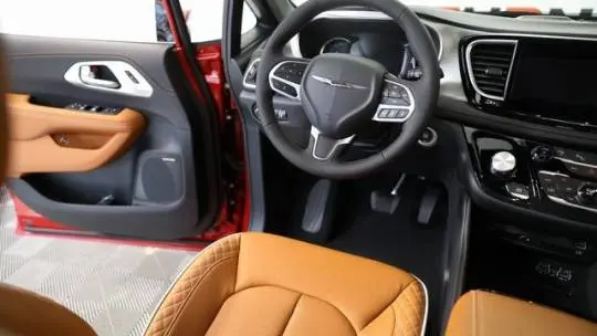 2025 Chrysler Pacifica 2C4RC1N71SR577932