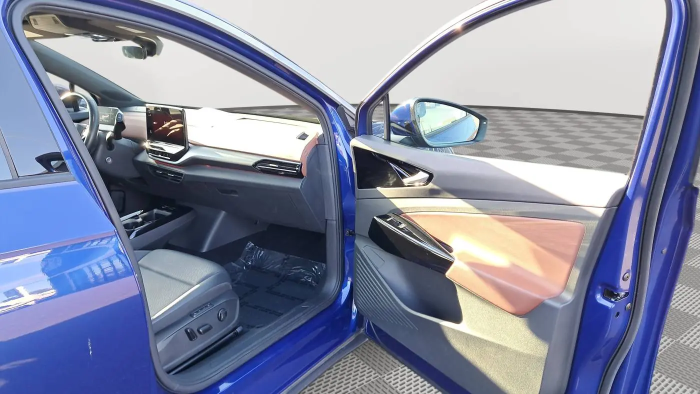 2021 Volkswagen ID.4 WVGUNPE24MP066565