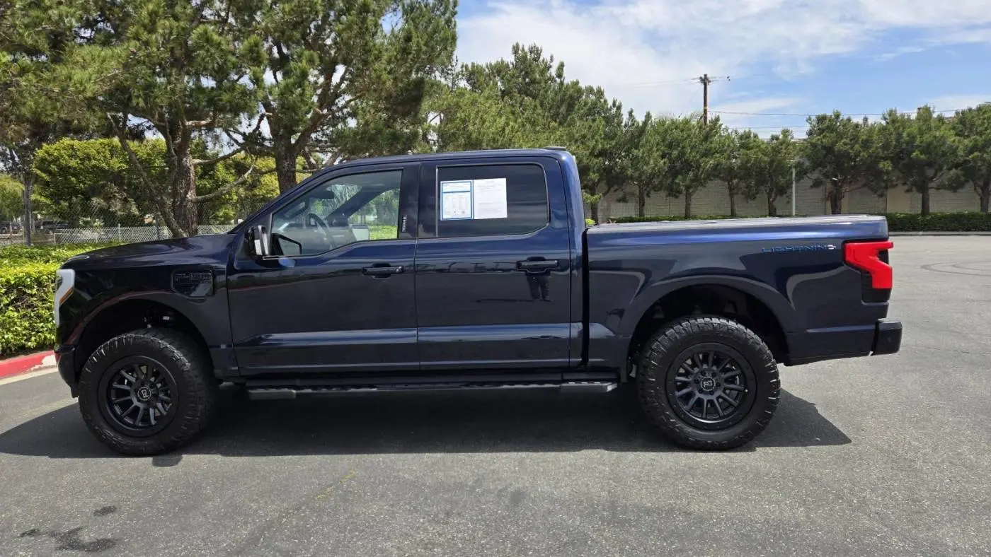 2022 Ford F-150 Lightning 1FT6W1EV2NWG10960