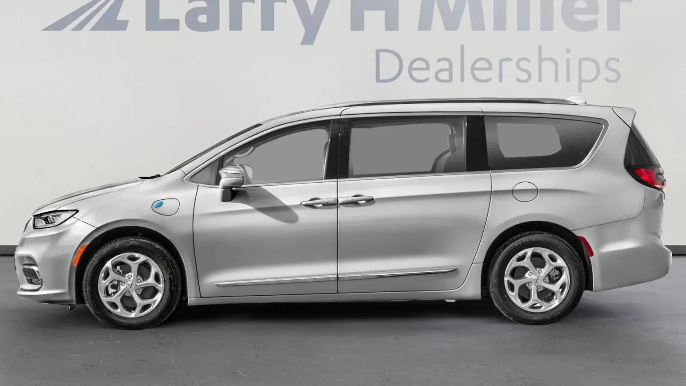 2022 Chrysler Pacifica 2C4RC1L75NR124212
