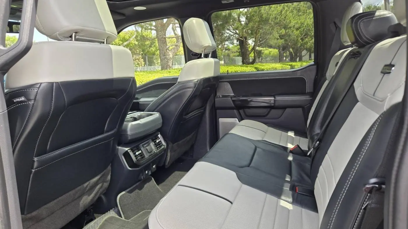 2022 Ford F-150 Lightning 1FT6W1EV2NWG10960