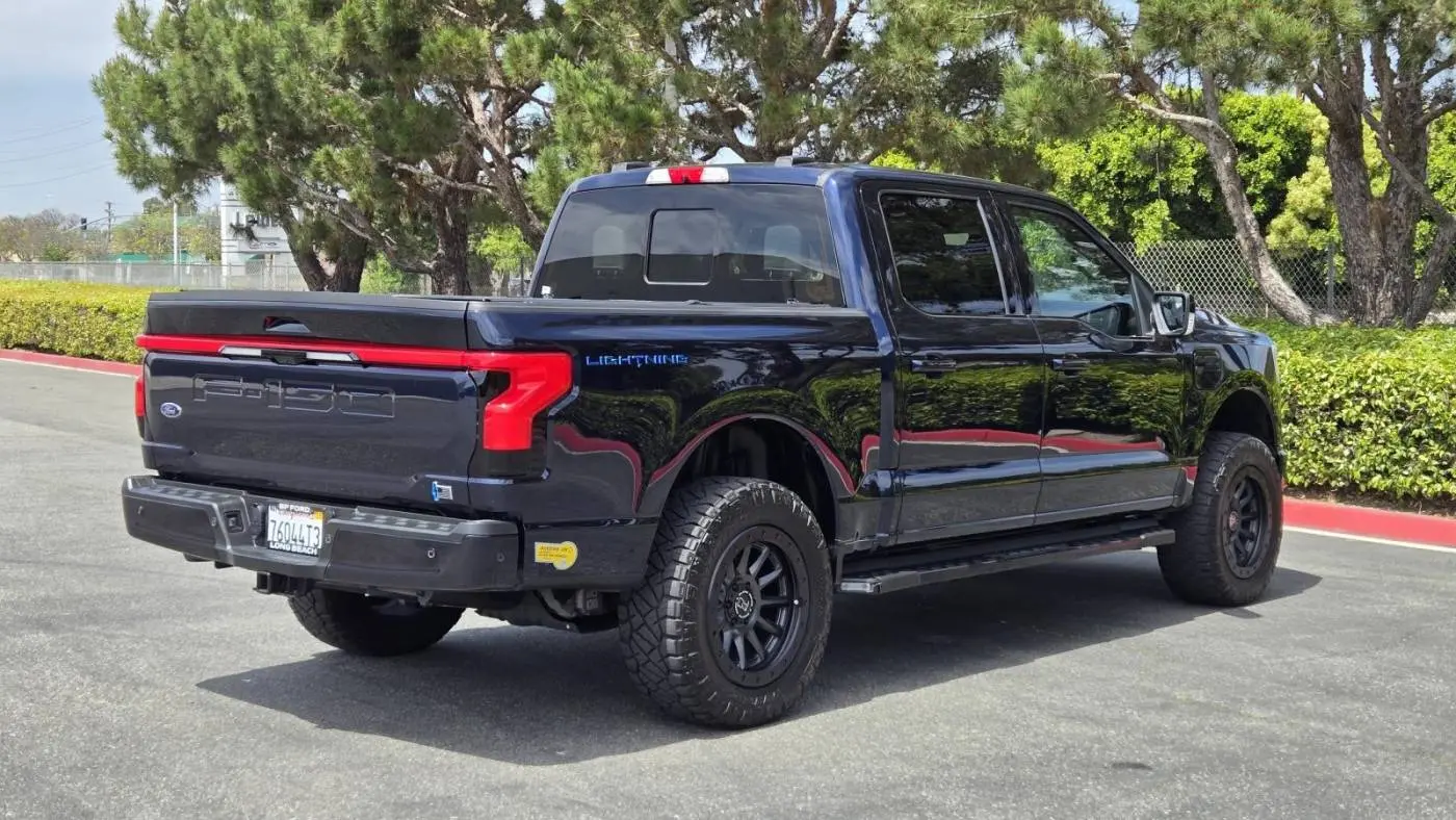 2022 Ford F-150 Lightning 1FT6W1EV2NWG10960