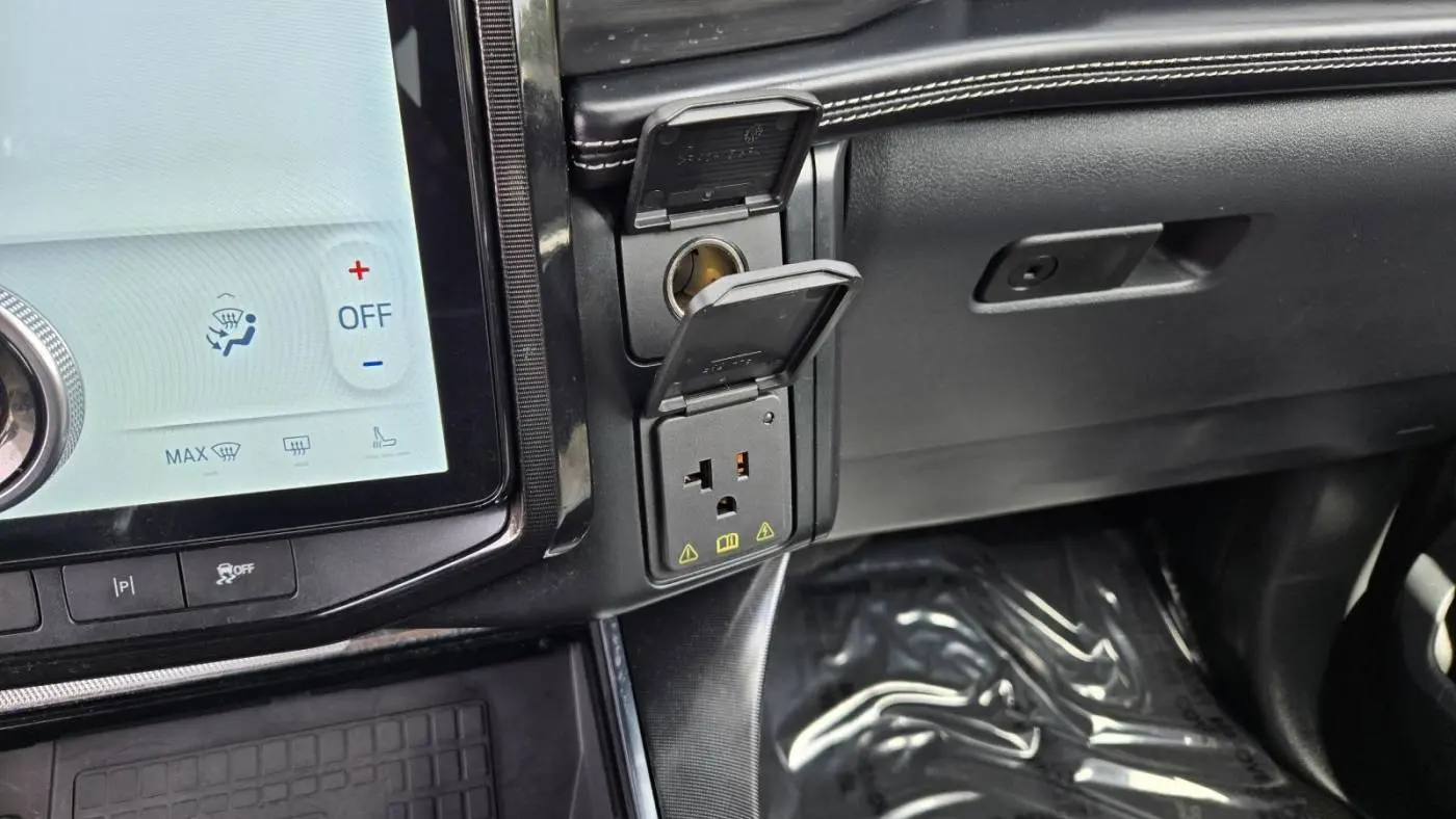 2022 Ford F-150 Lightning 1FT6W1EV2NWG10960