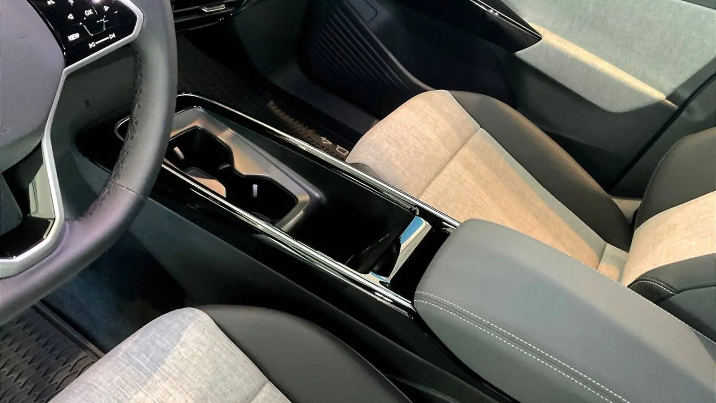 2025 Volkswagen ID.4 1V2DSPE85SC004399