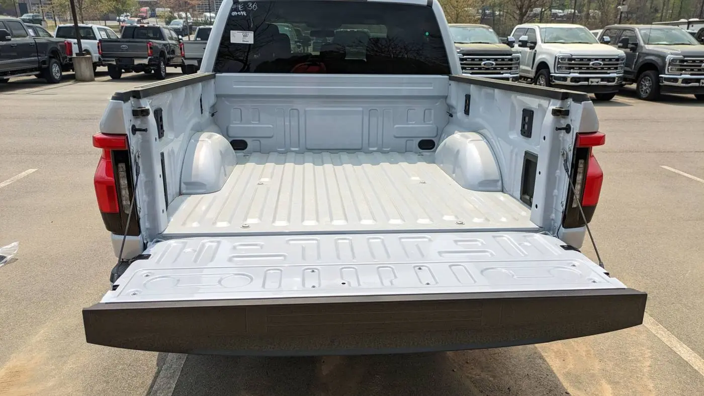2025 Ford F-150 Lightning 1FTVW3LK1SWG07088