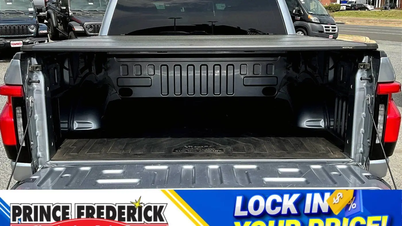 2022 Ford F-150 Lightning 1FTVW1EL8NWG02081