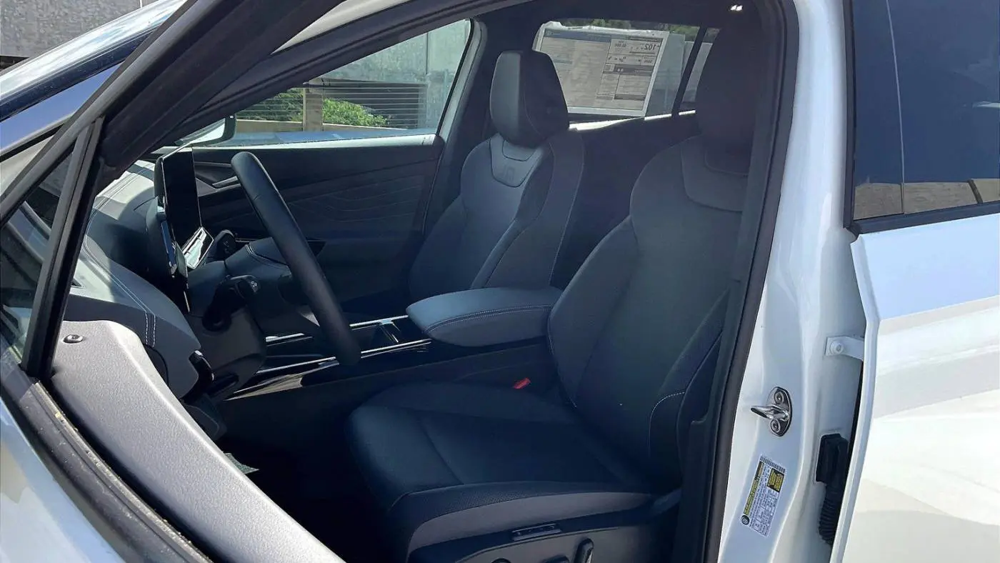 2025 Volkswagen ID.4 1V2JSPE82SC004041
