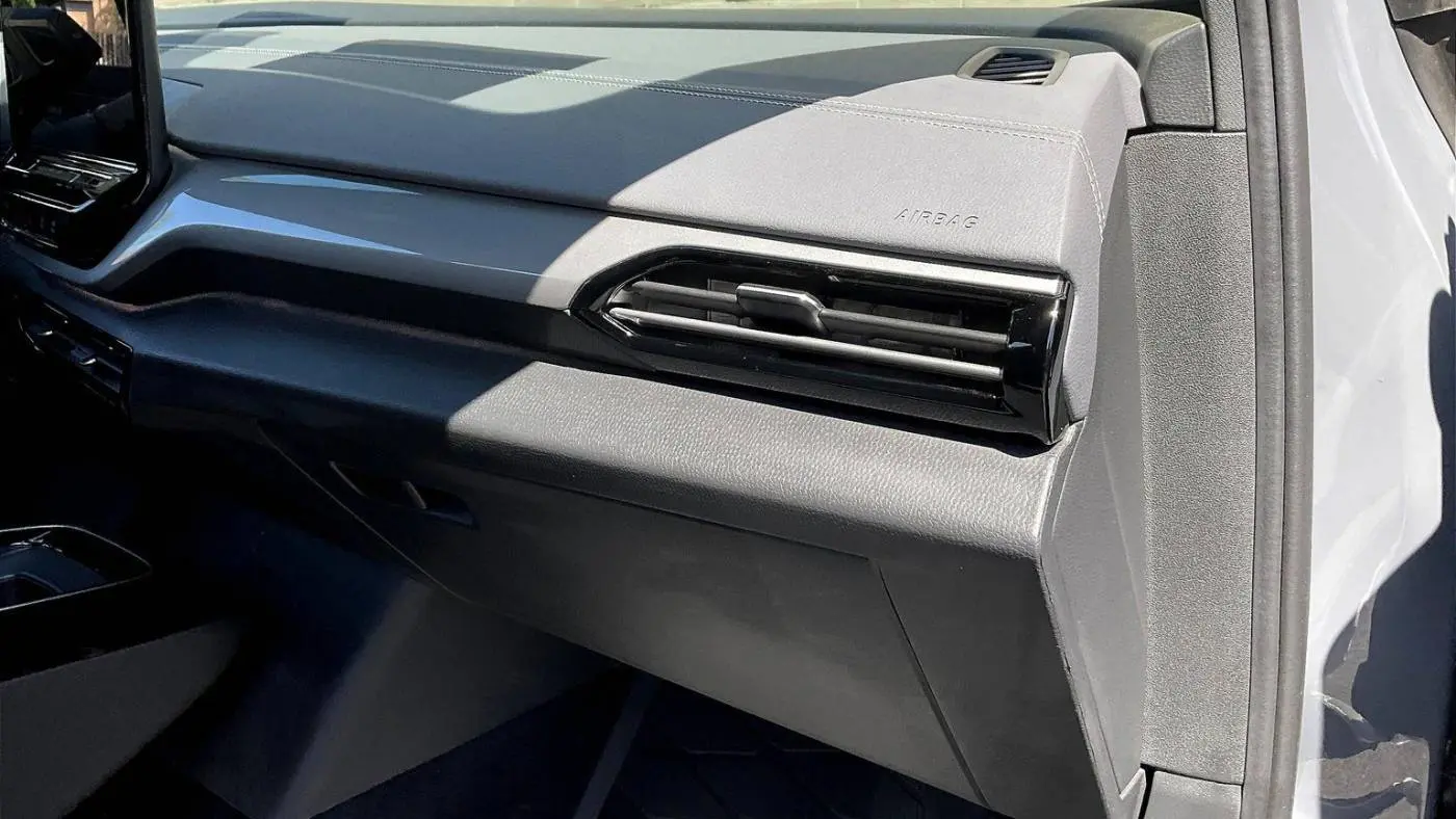 2023 Volkswagen ID.4 1V25MPE81PC018113