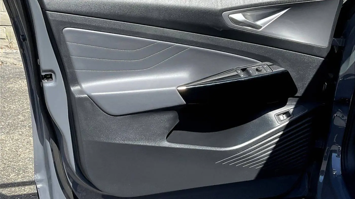 2023 Volkswagen ID.4 1V25MPE81PC018113