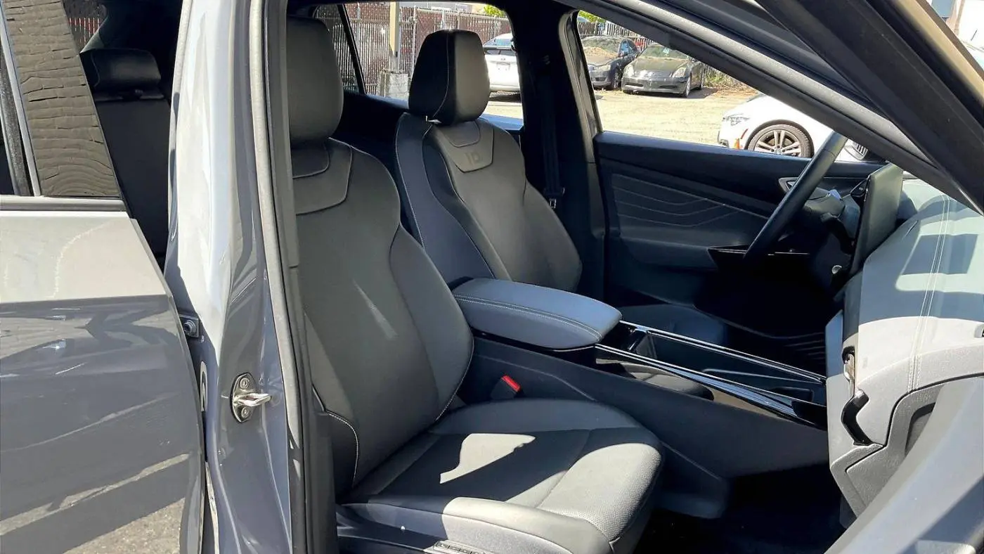 2023 Volkswagen ID.4 1V25MPE81PC018113