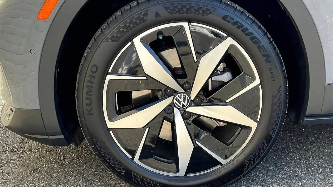 2023 Volkswagen ID.4 1V25MPE81PC018113