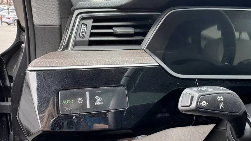 2022 Audi e-tron WA1LAAGE6NB006439